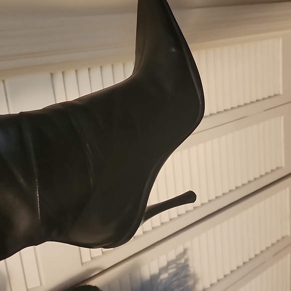 ALDO SIZE 9 BLACK HEELED BOOTS - Picture 4 of 4